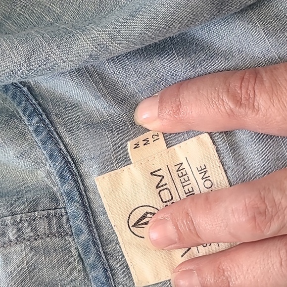 Volcom Light Blue Button Down Shirt with Hood - Picture 6 of 8